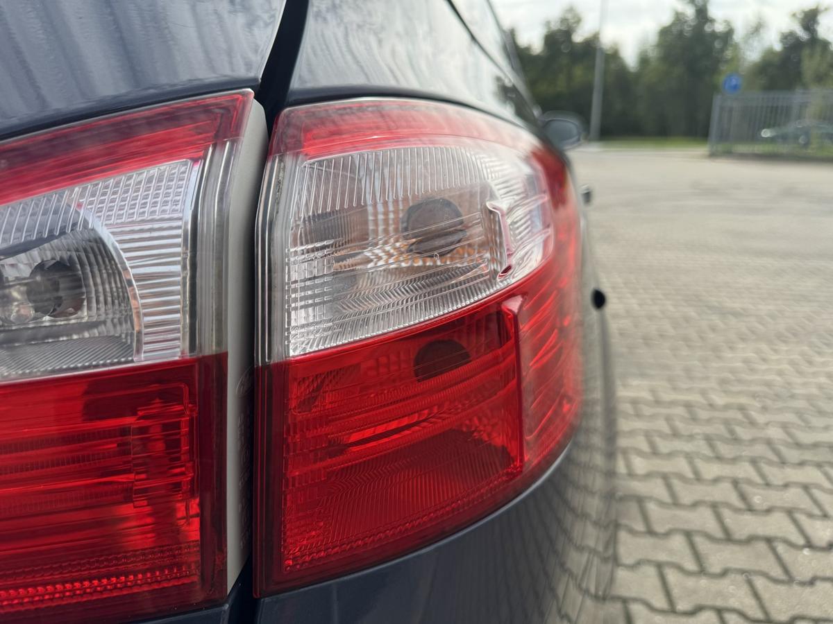 Ford Focus 3 original R&uuml;cklicht R&uuml;ckleuchte Schlussleuchte rechts au&szlig;en LED Kombi Bj.2011